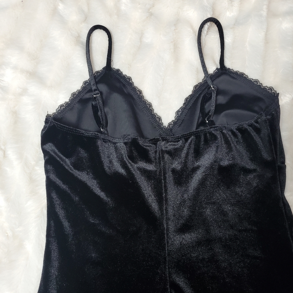 BLACK CRUSHED VELVET LACE LINED FORM FITTING DRESS! - Picture 11 of 14